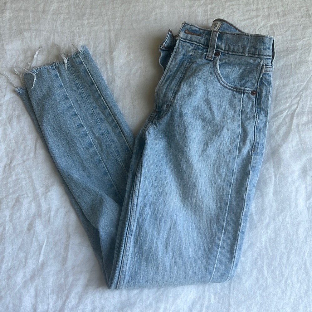 Abercrombie the skinny high rise size 24 light wash